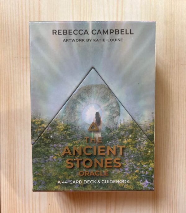 The Ancient Stones oracle - Rebecca Campbell orakelkortlek